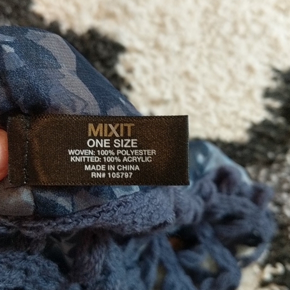 Scarf - Picture 2 of 2